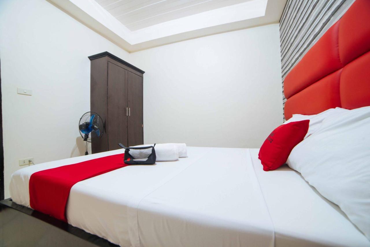 HOTEL REDDOORZ PLUS @ A SANTOS ROAD ANGELES CITY | ⋆⋆ | PHILIPPINES |  SEASON DEALS FROM $38